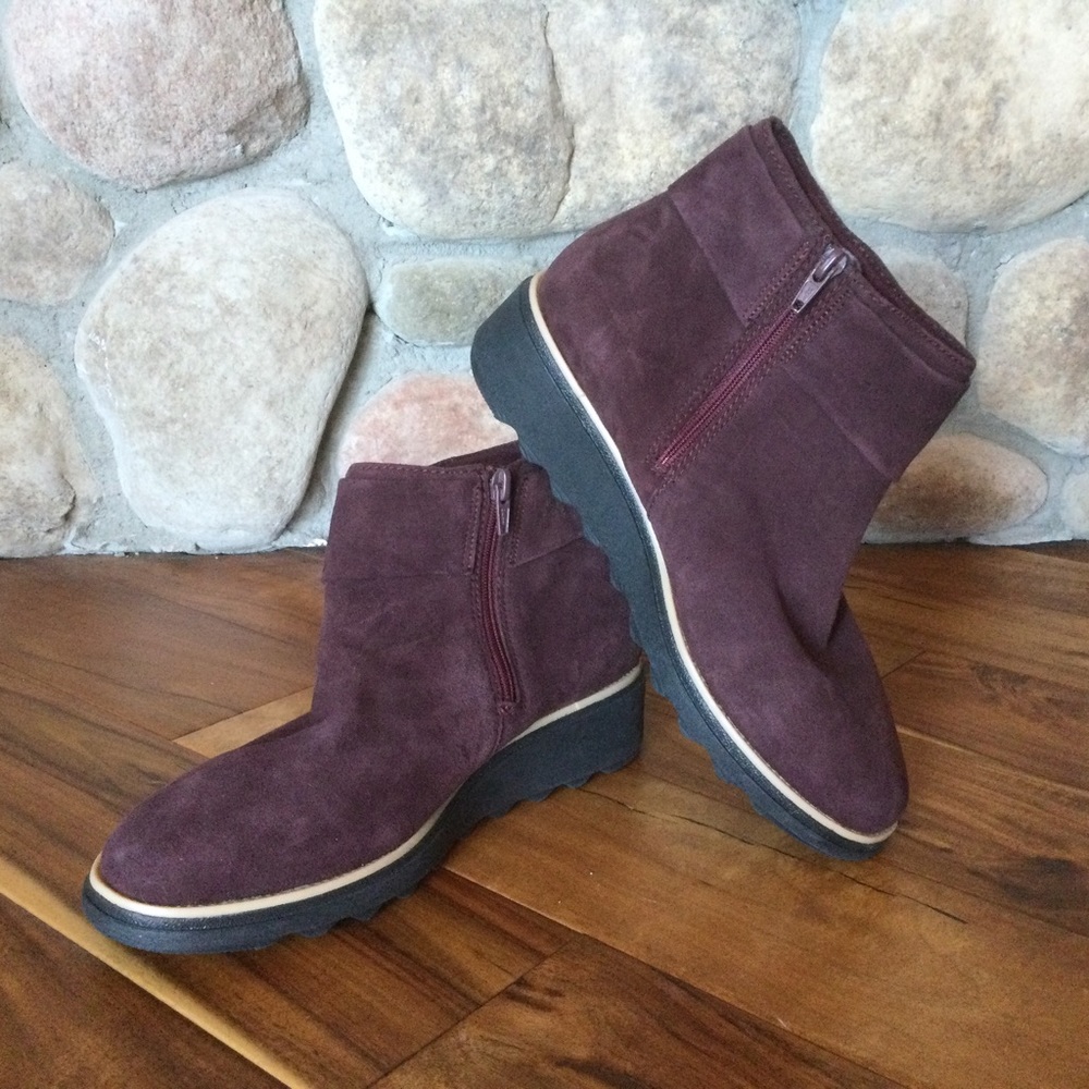 ✔️ Clarks Ankle Boots/ Booties Woman’s Size 8.5